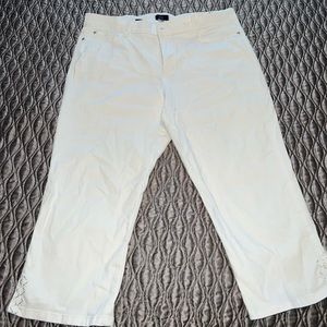 NYJD Womens 16 white crop jeans